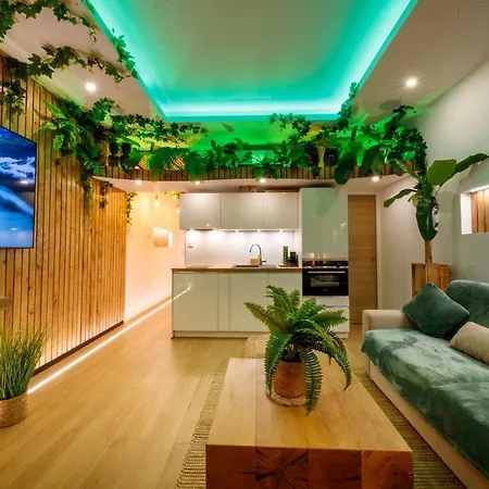 06k3 - La Pagoda Unique Et Atypique A 30 M De La