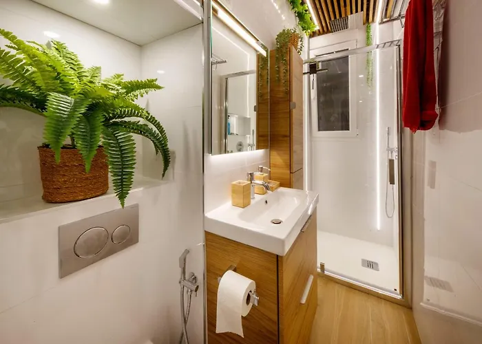 06k3 - La Pagoda Unique Et Atypique A 30 M De La アンティーブ